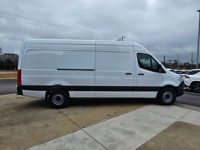 Thumbnail: 2026 Mercedes-Benz Sprinter - 10