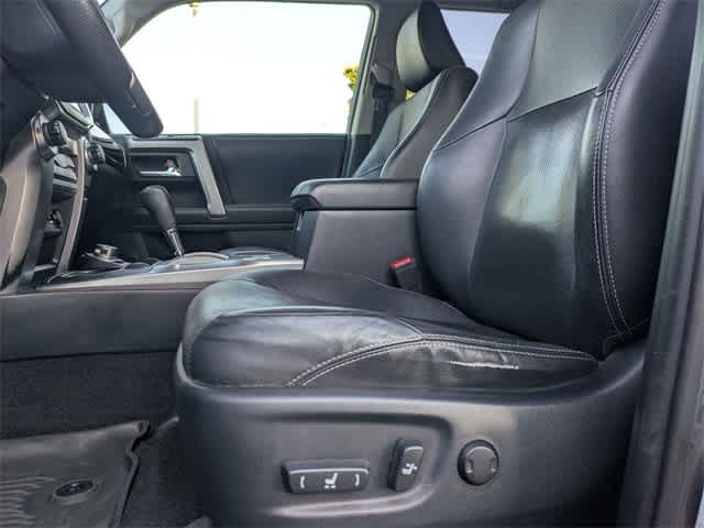 Thumbnail: 2016 Toyota 4Runner - 15