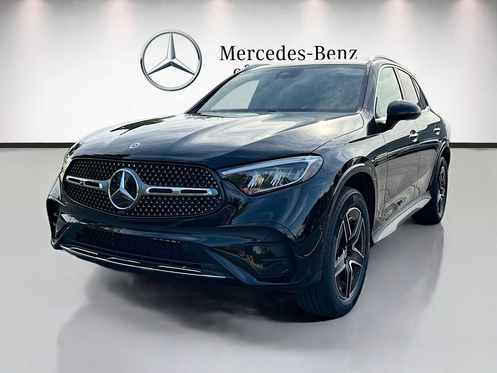 2026 Mercedes-Benz GLC GLC 300's photo