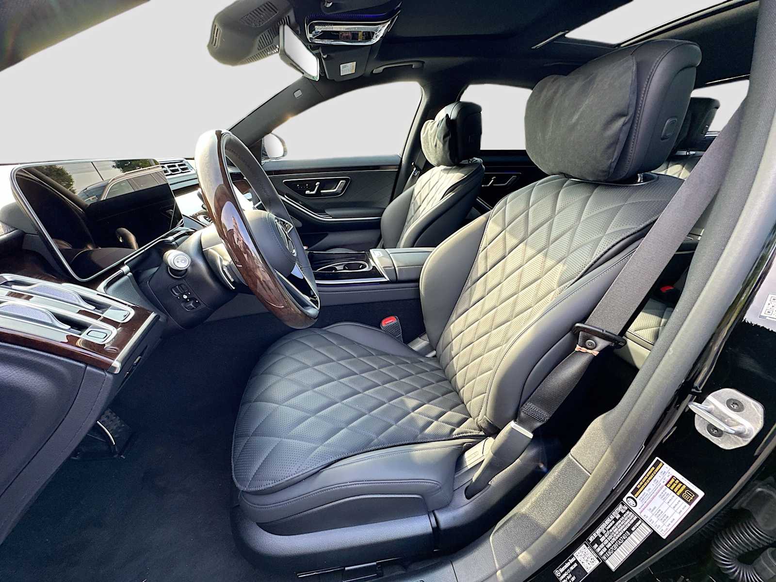 Thumbnail: 2026 Mercedes-Benz S-Class - 22