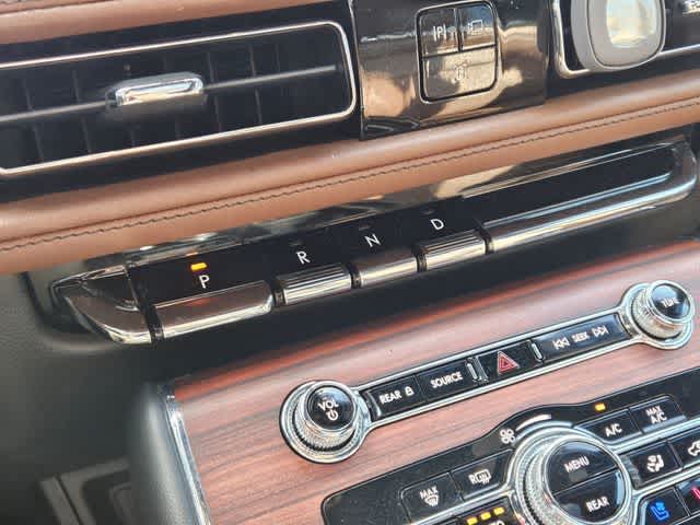 Thumbnail: 2022 Lincoln Aviator - 33