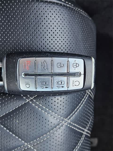 Thumbnail: 2021 Genesis GV80 - 34