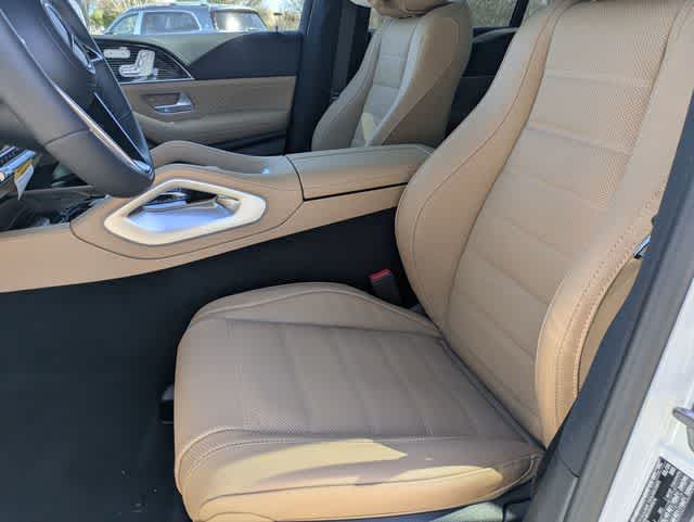 Thumbnail: 2026 Mercedes-Benz GLE - 14