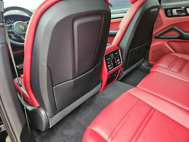 Thumbnail: 2023 Porsche Cayenne - 17