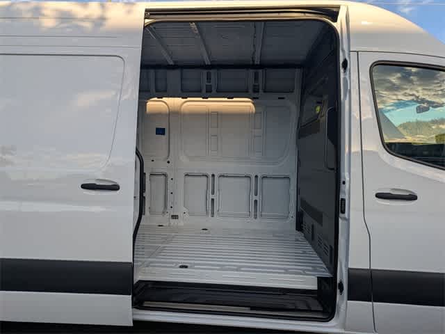 Thumbnail: 2025 Mercedes-Benz Sprinter - 18