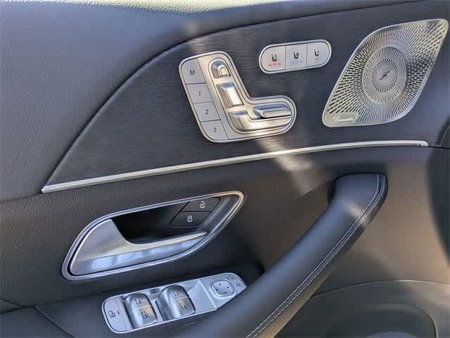 Thumbnail: 2025 Mercedes-Benz GLS - 17