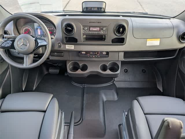 Thumbnail: 2025 Mercedes-Benz Sprinter - 14