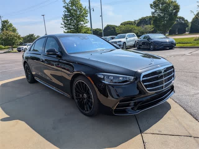 2025 Mercedes Benz S 580e 4MATIC photo 2