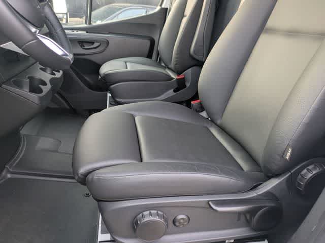 Thumbnail: 2024 Mercedes-Benz eSprinter - 14