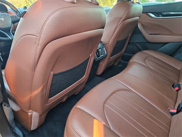 Thumbnail: 2022 Maserati Levante - 16