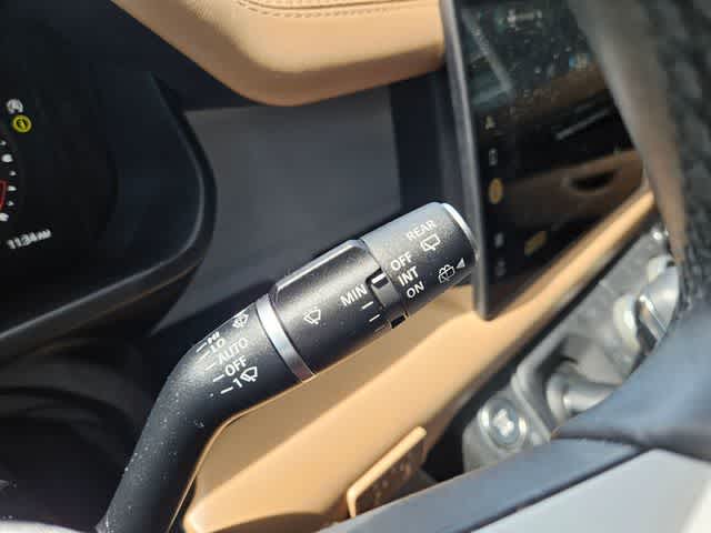 Thumbnail: 2025 Land Rover Defender - 28