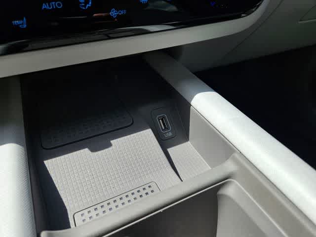 Thumbnail: 2023 Hyundai Ioniq 6 - 30