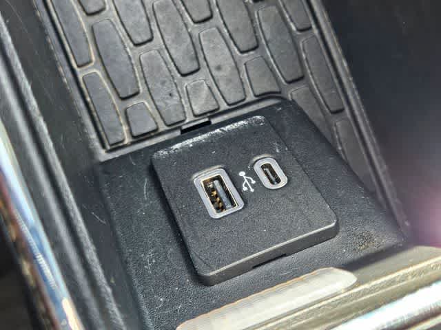 Thumbnail: 2022 Lincoln Aviator - 32