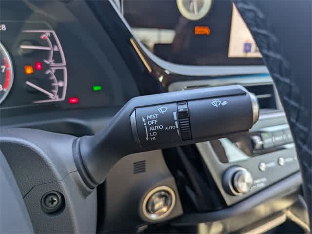 Thumbnail: 2025 Lexus ES - 26