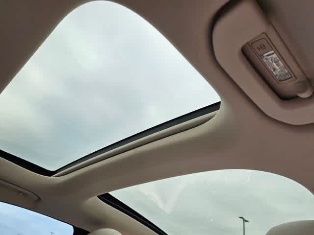 Thumbnail: 2022 Mercedes-Benz E-Class - 18