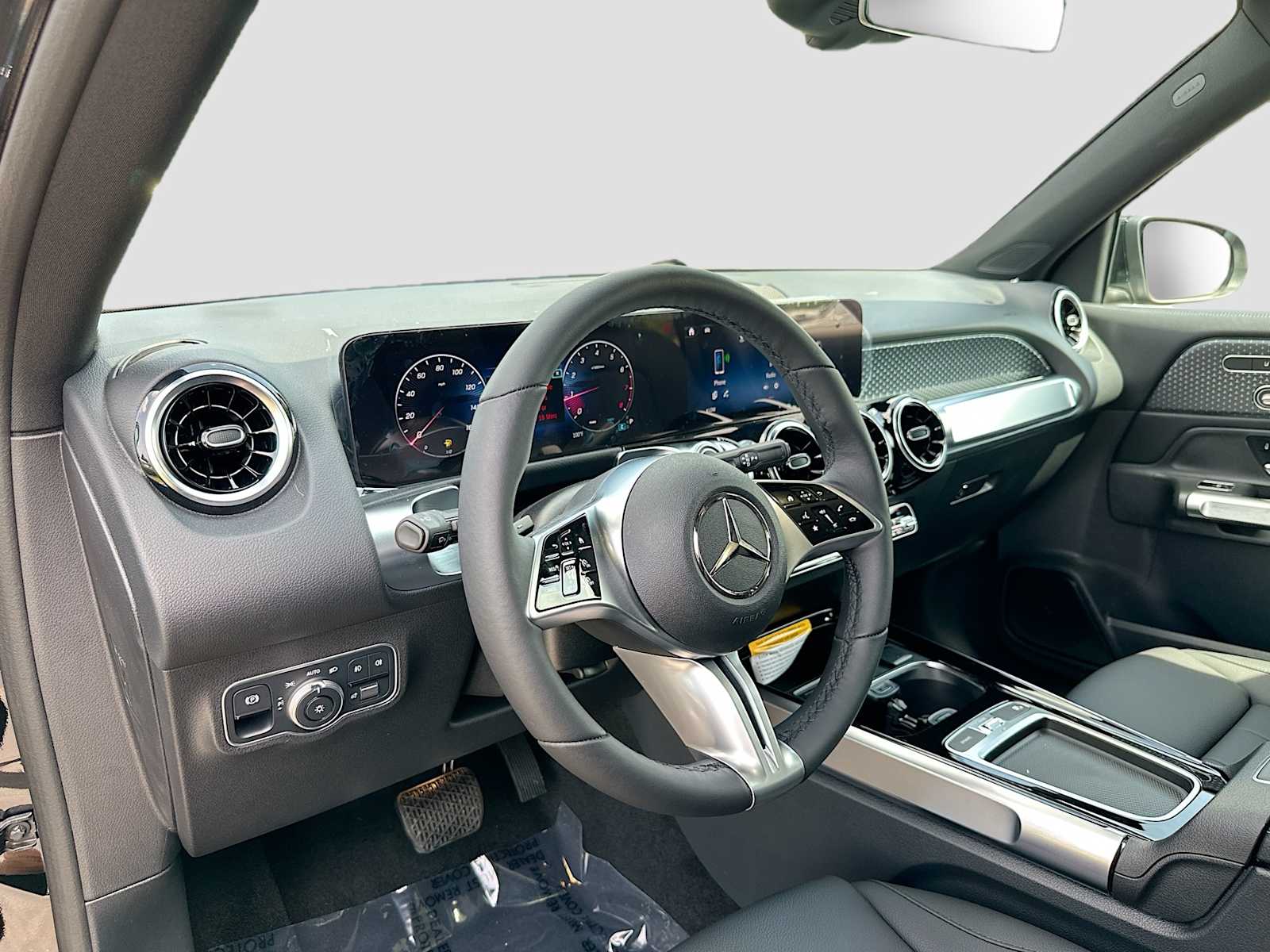 Thumbnail: 2026 Mercedes-Benz GLB - 9