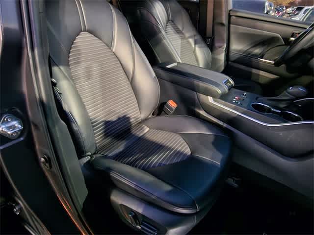 Thumbnail: 2023 Toyota Highlander - 17