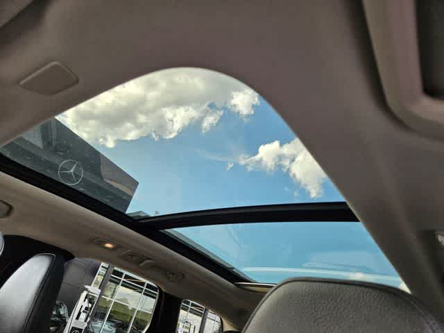 Thumbnail: 2024 Volvo XC60 - 16