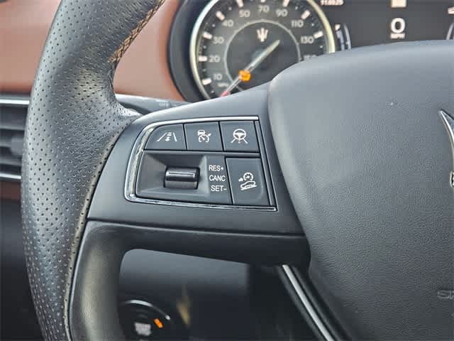 Thumbnail: 2022 Maserati Levante - 23