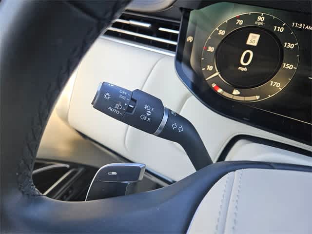 Thumbnail: 2023 Land Rover Range Rover - 28