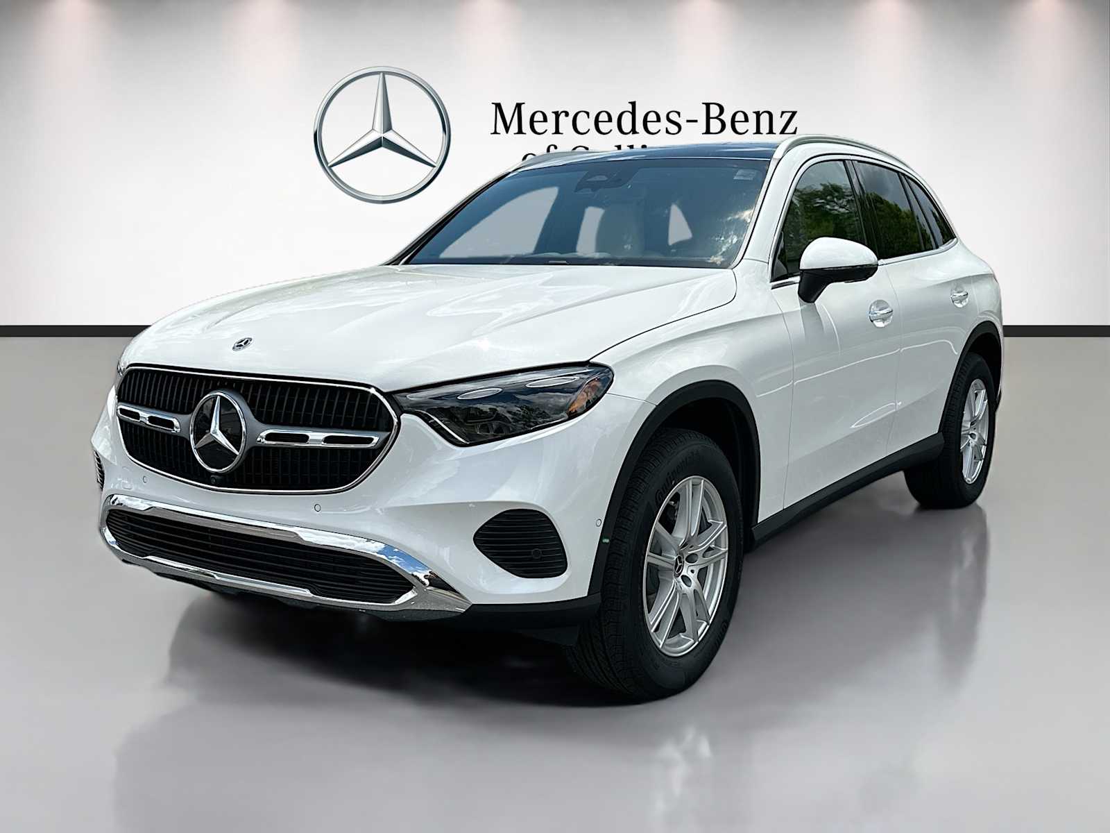 2026 Mercedes-Benz GLC GLC 300's photo