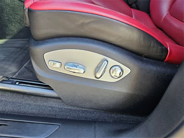 Thumbnail: 2024 Porsche Macan - 16