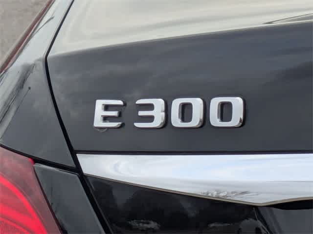 Thumbnail: 2017 Mercedes-Benz E-Class - 9