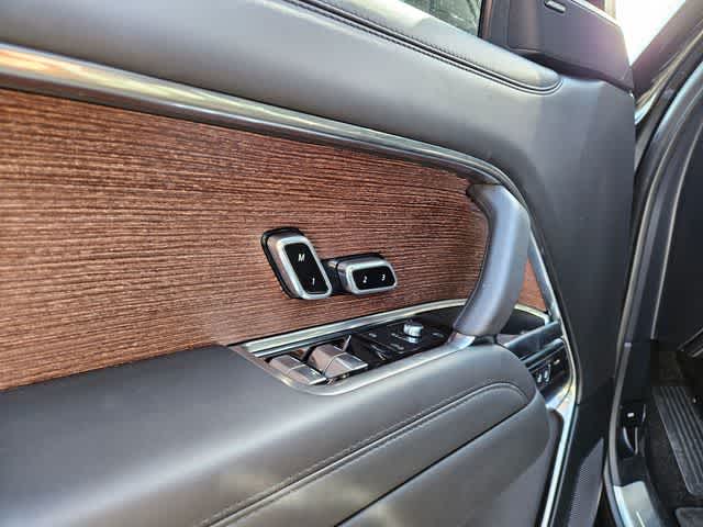 Thumbnail: 2025 Land Rover Range Rover - 16