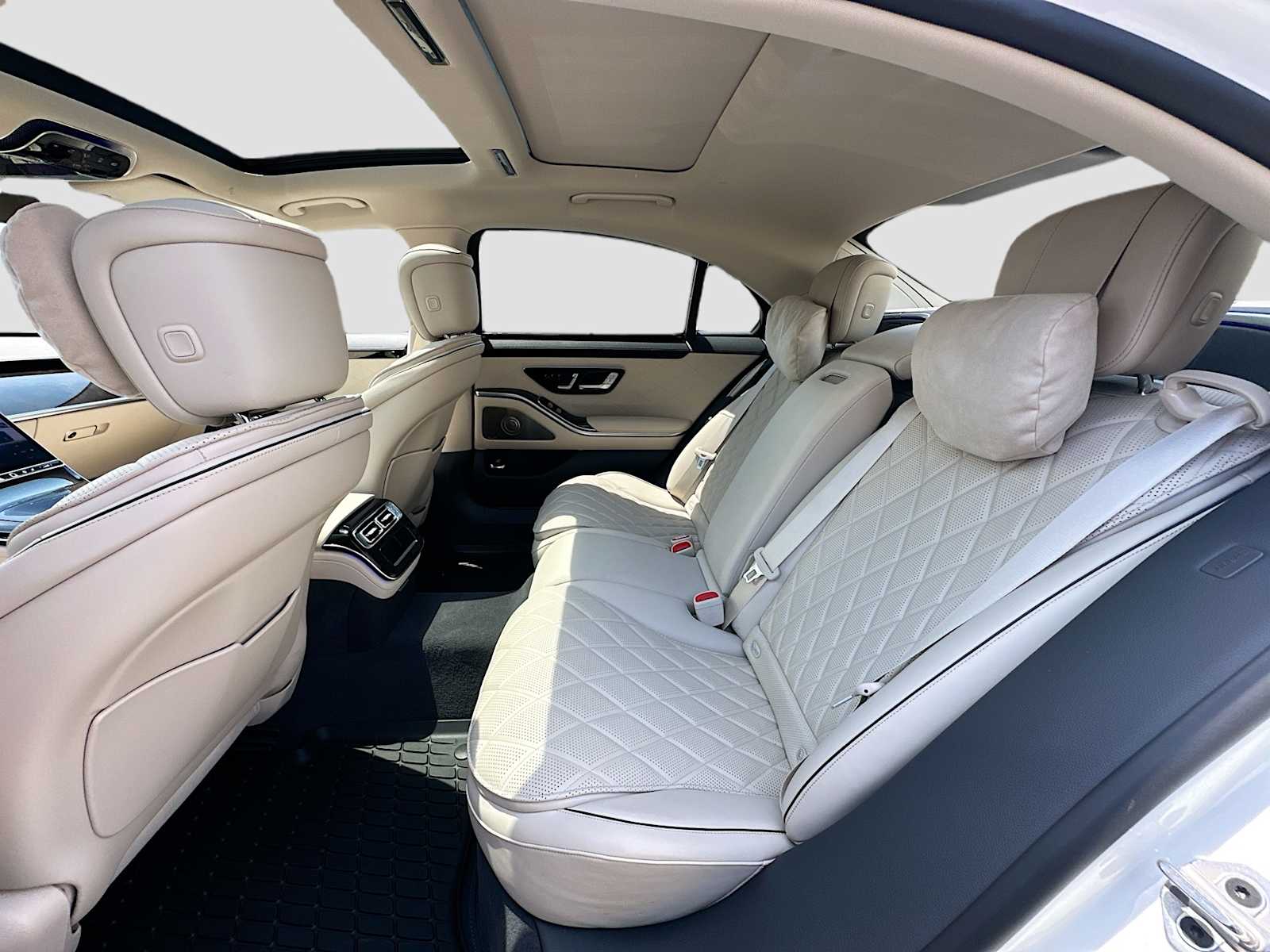 Thumbnail: 2023 Mercedes-Benz S-Class - 26