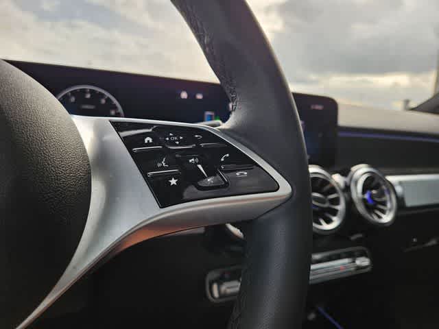 Thumbnail: 2026 Mercedes-Benz GLB - 26