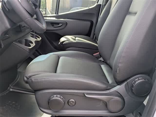 Thumbnail: 2025 Mercedes-Benz Sprinter - 3