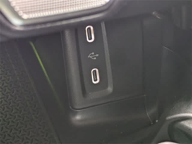 Thumbnail: 2025 Mercedes-Benz GLC - 35