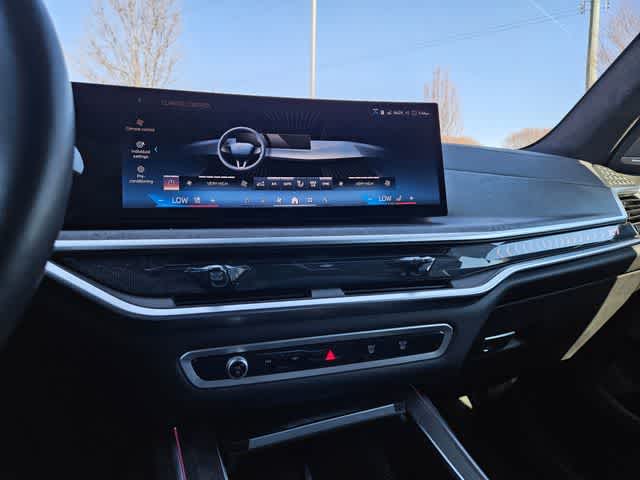 Thumbnail: 2025 BMW X7 - 29