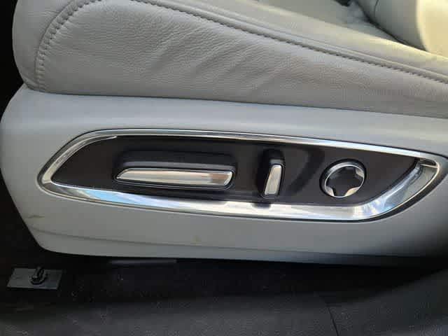 Thumbnail: 2020 Acura MDX - 14