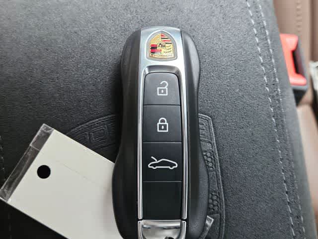 Thumbnail: 2026 Porsche 911 - 33