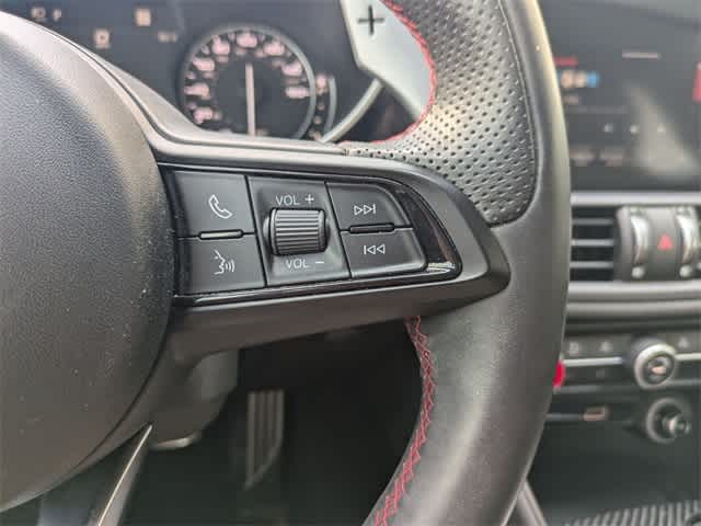 Thumbnail: 2023 Alfa Romeo Giulia - 24