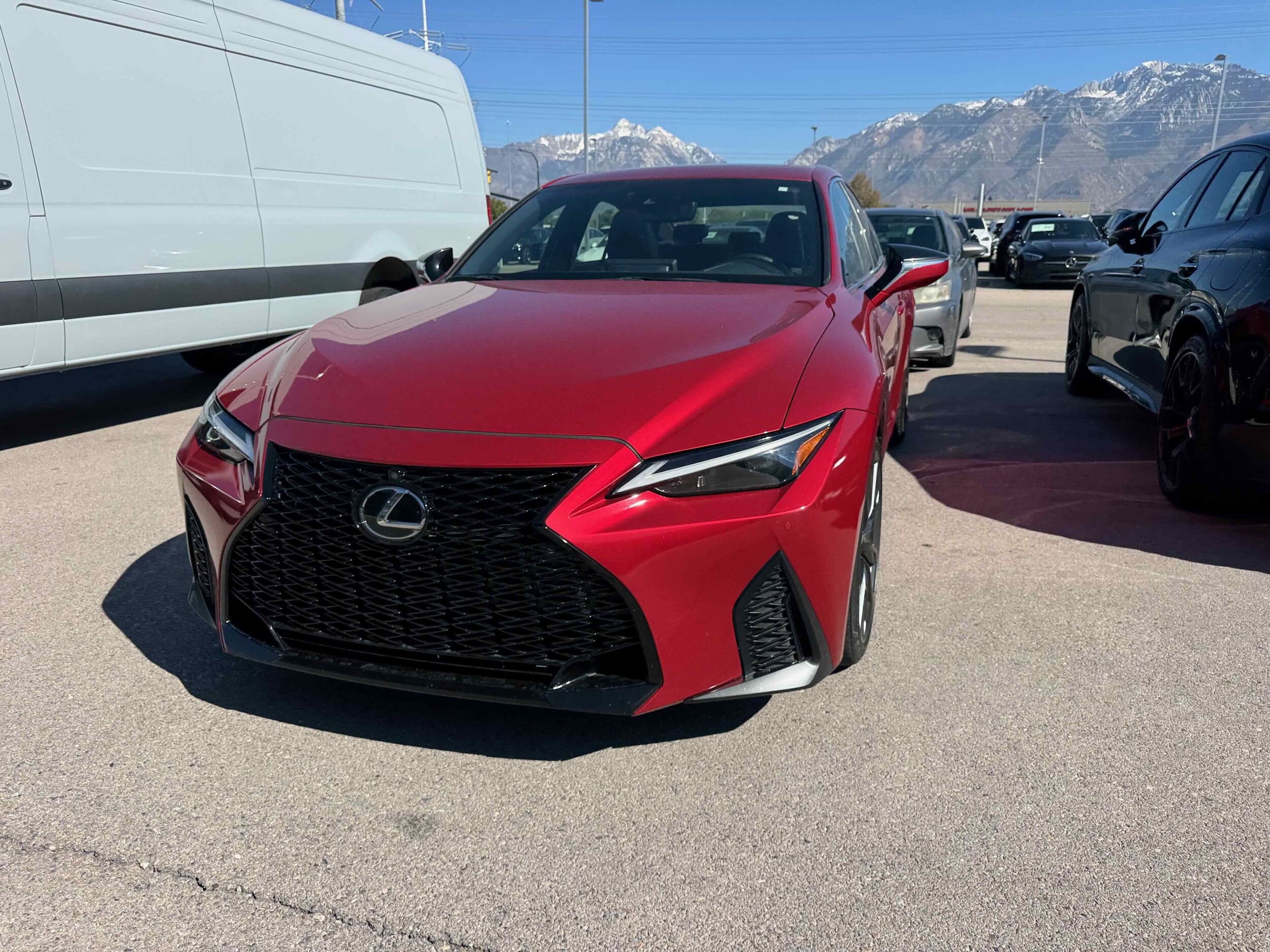 2022 Lexus IS 350 F SPORT photo 2