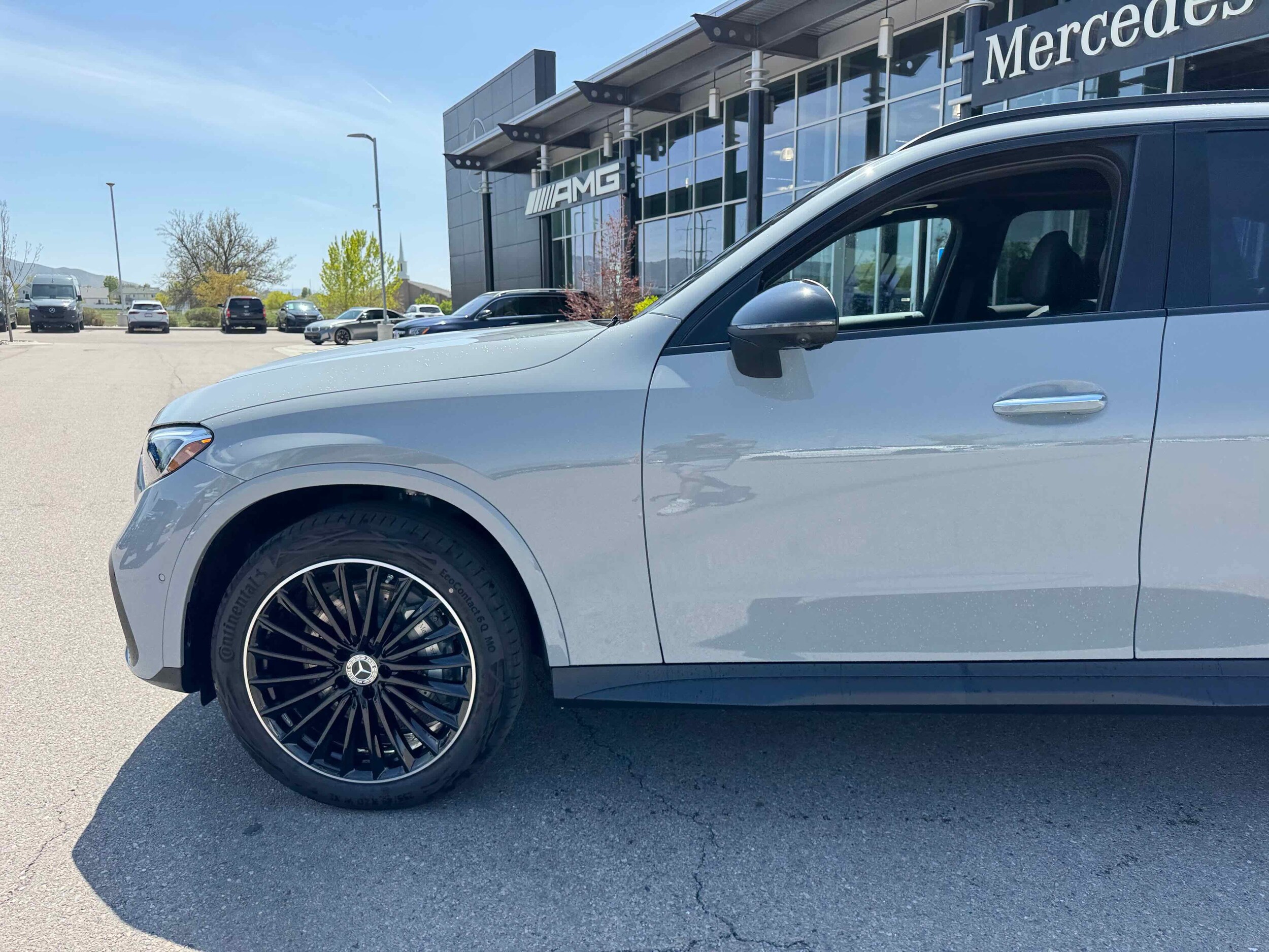 2025 Mercedes Benz GLC 300 4MATIC photo 3
