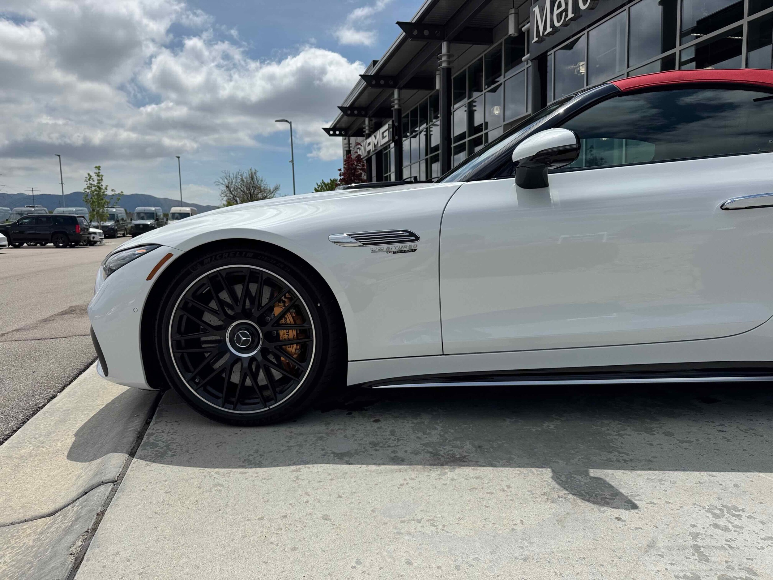 2025 Mercedes Benz SL AMG 63 photo 4