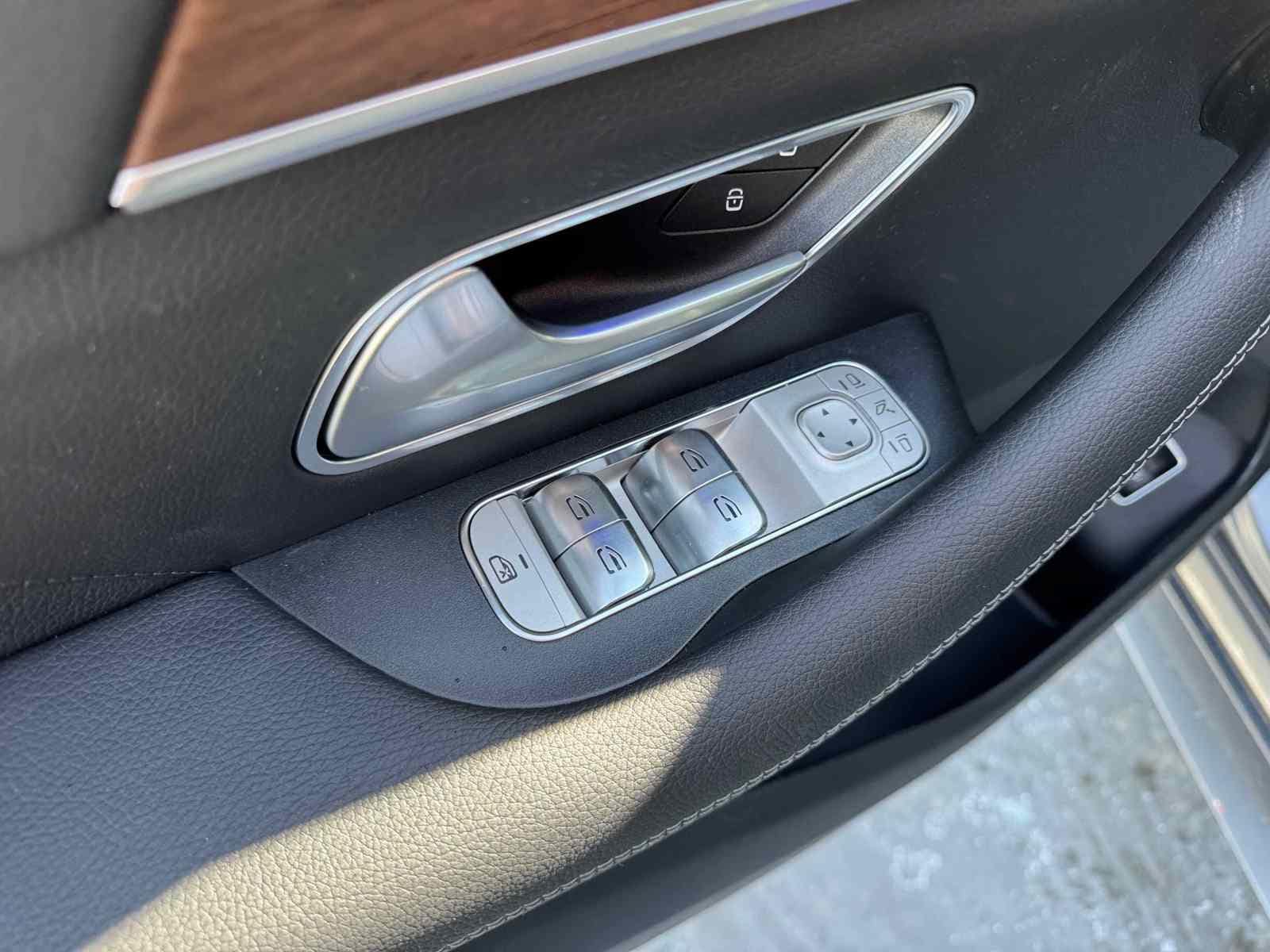 2025 Mercedes-Benz GLS Base - Photo 17