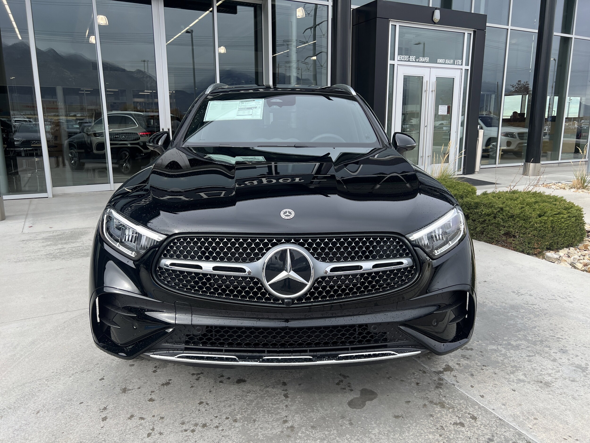 2026 Mercedes Benz GLC 300 4MATIC photo 3