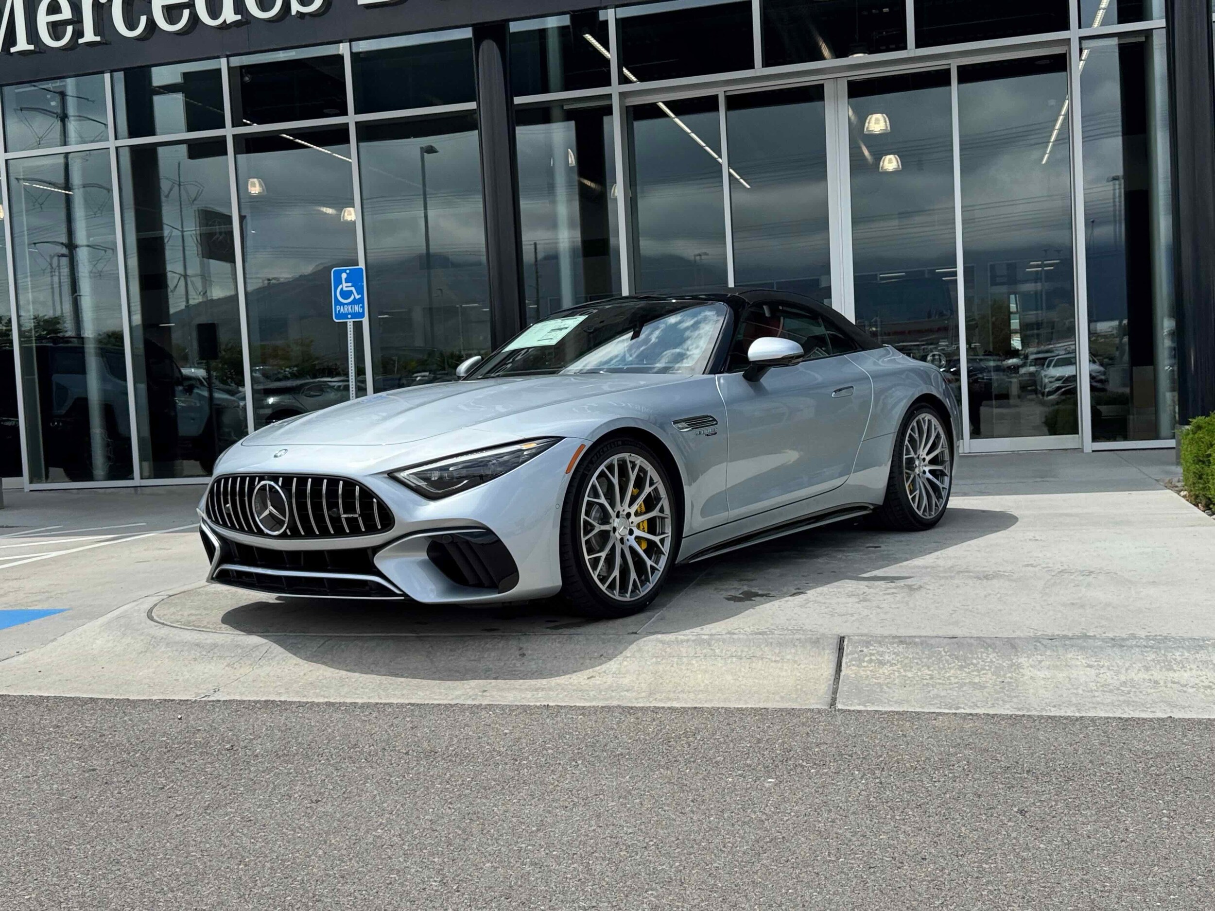 2025 Mercedes Benz SL AMG 63 photo 3