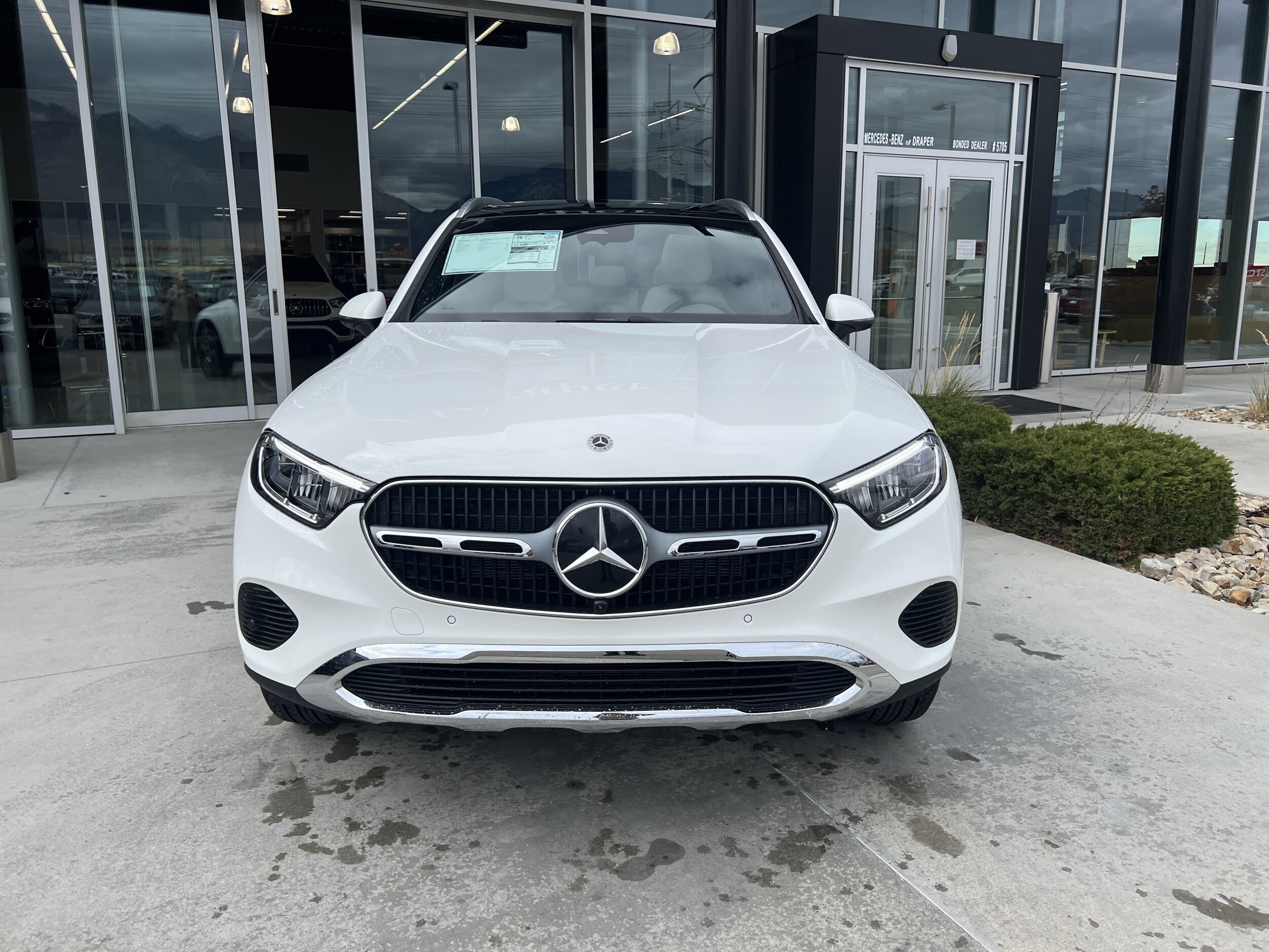 2026 Mercedes Benz GLC 300 4MATIC photo 3