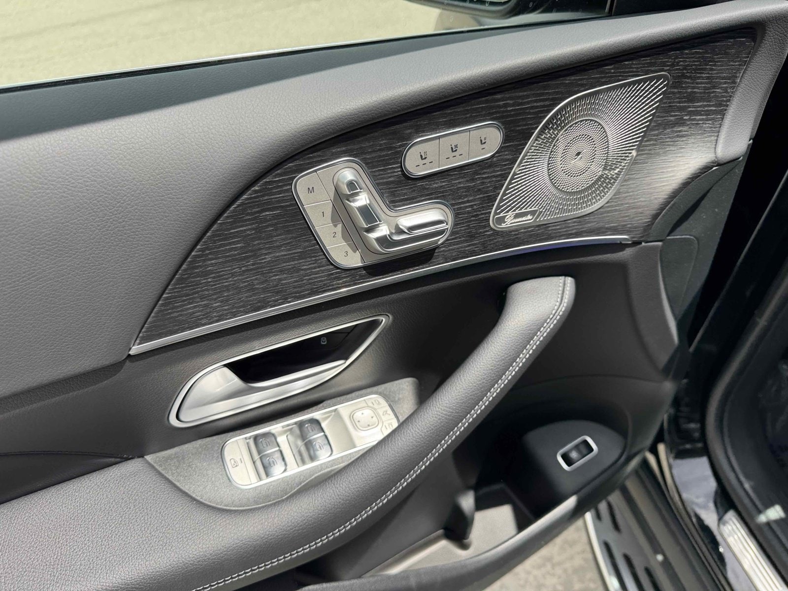 2025 Mercedes-Benz GLS Base - Photo 17