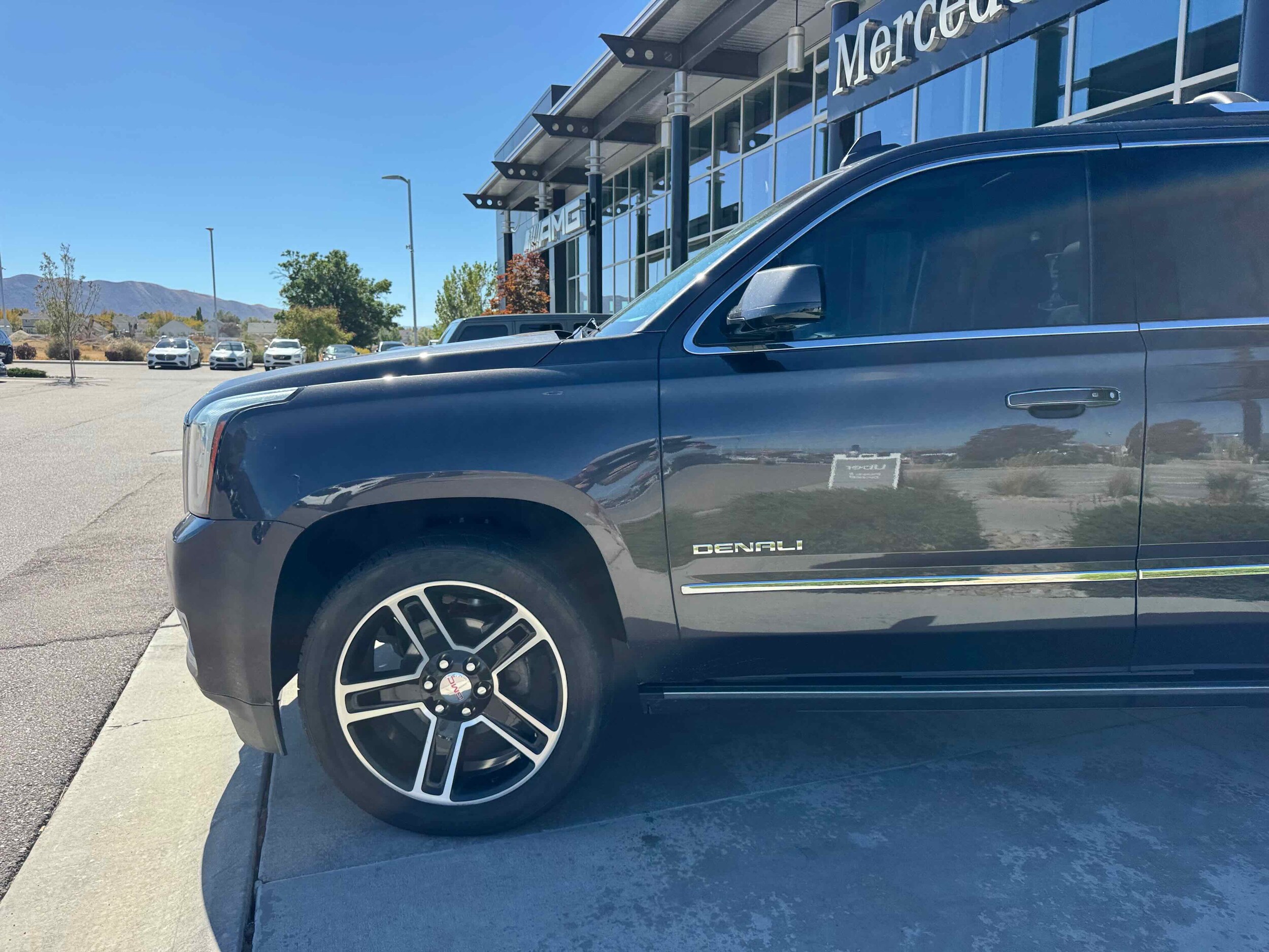 2016 Gmc Yukon Denali photo 2