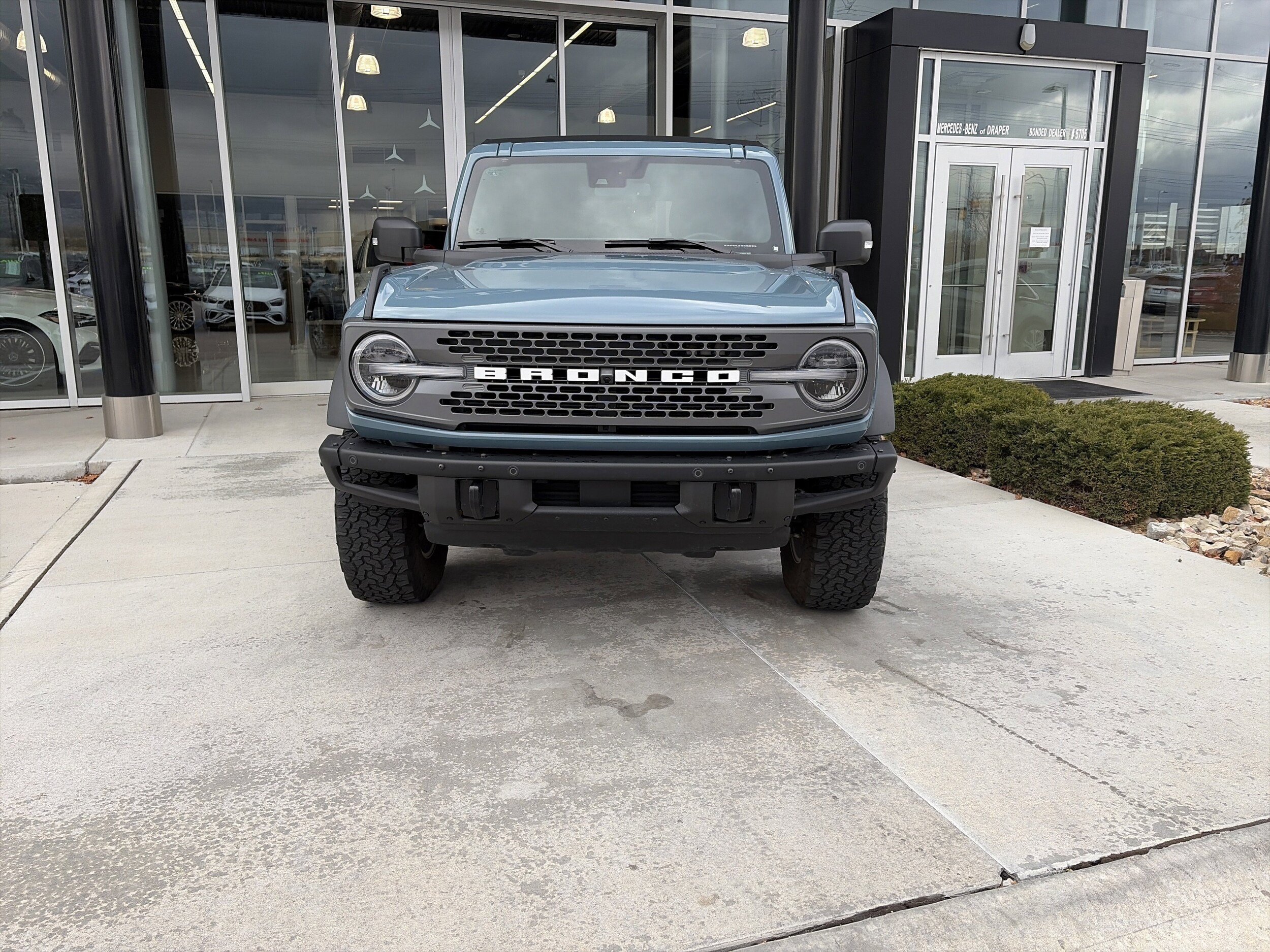 2023 Ford Bronco Badlands photo 2