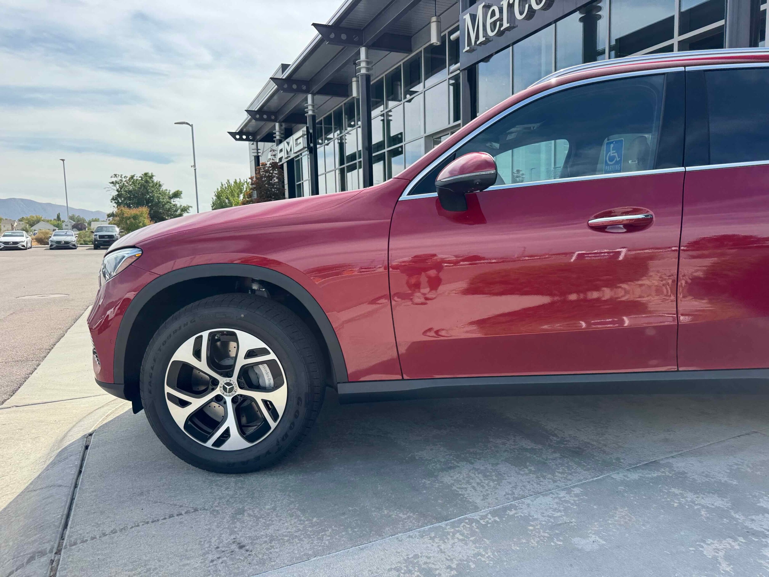 2026 Mercedes Benz GLC 350e 4MATIC photo 3