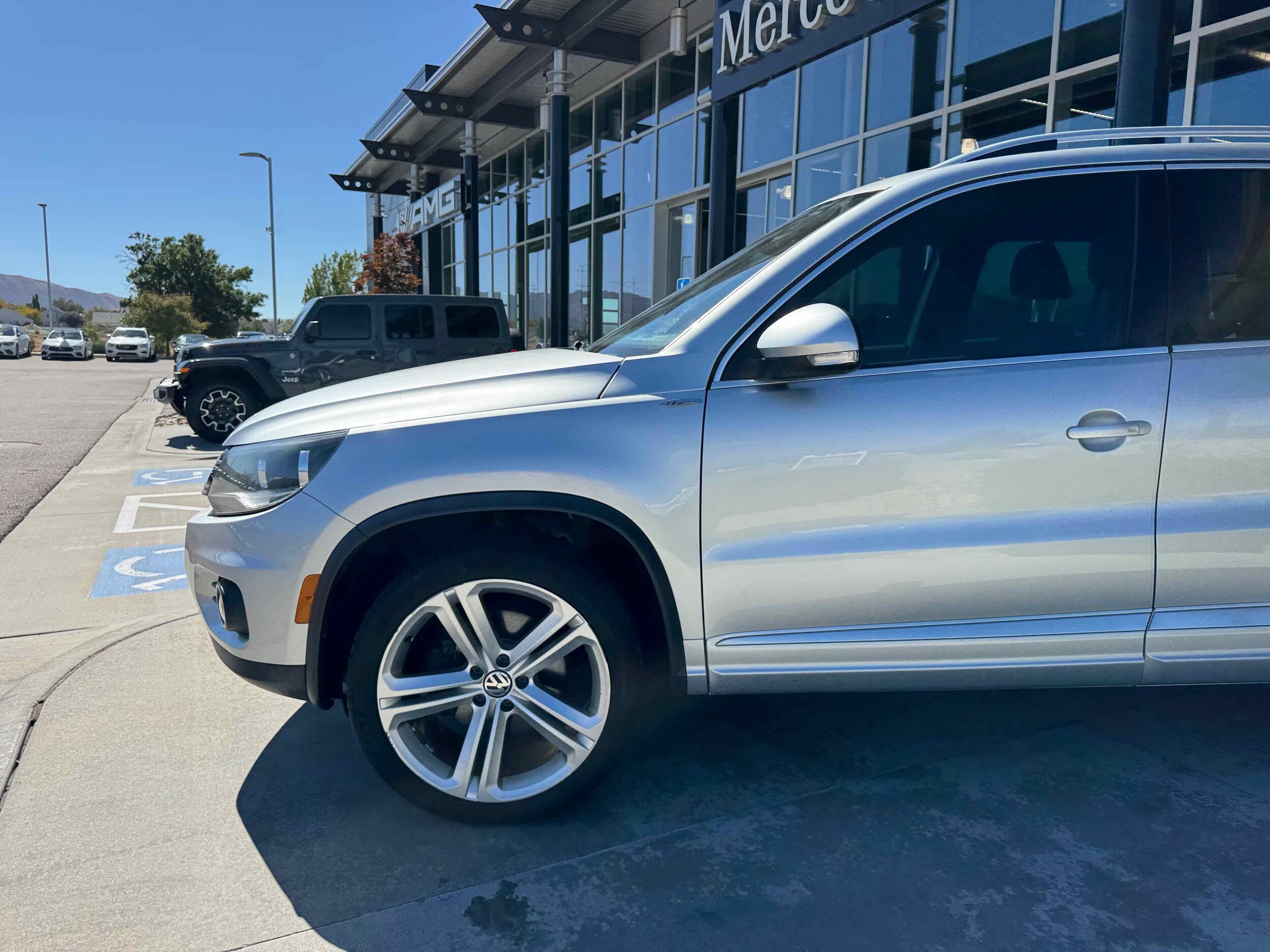 2016 Volkswagen Tiguan R-Line photo 3