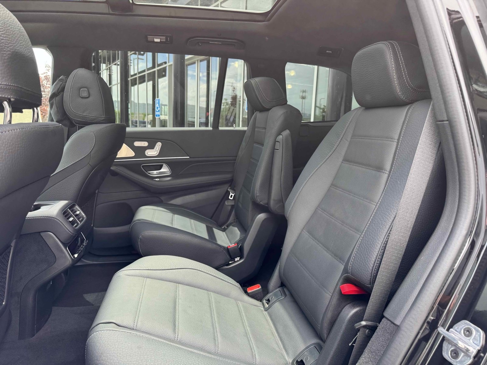 2025 Mercedes-Benz GLS Base - Photo 27