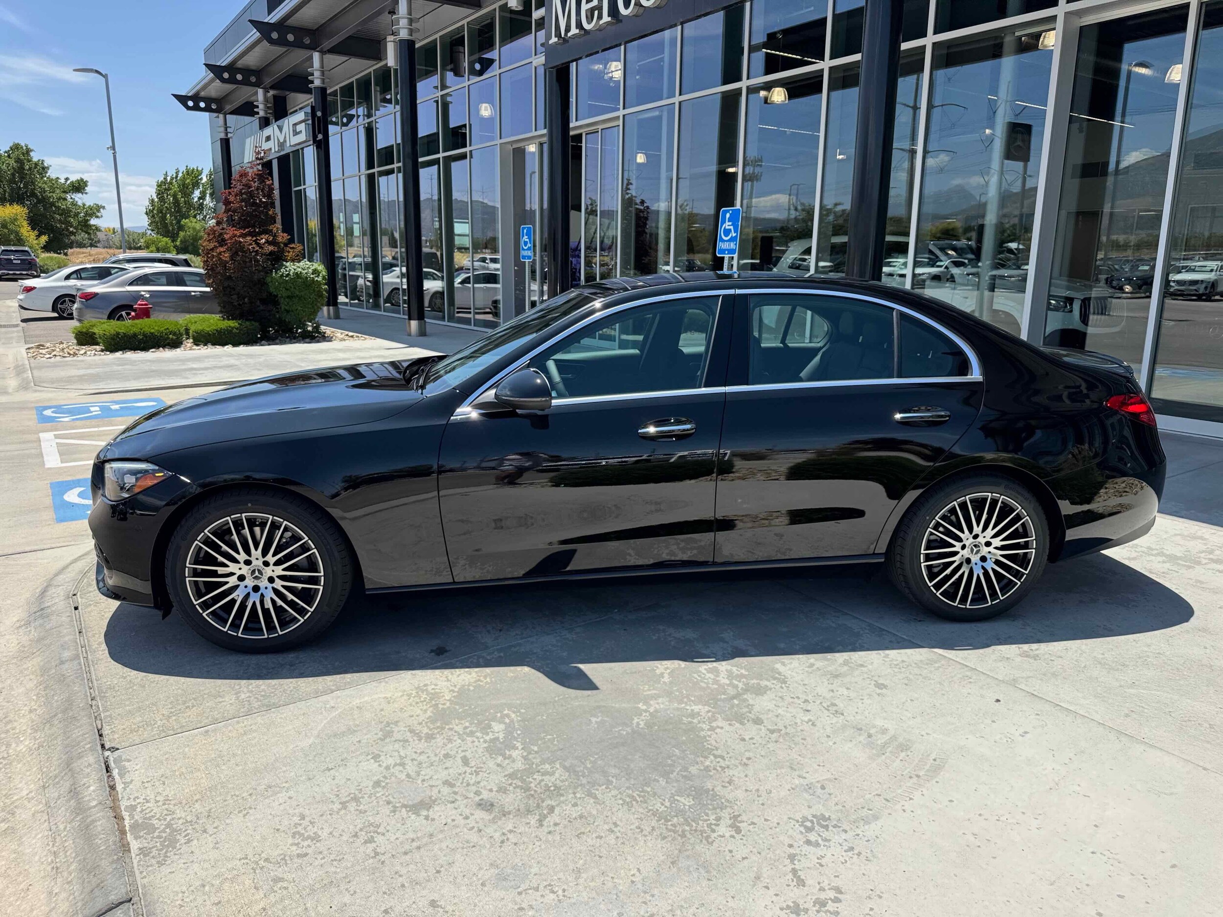 2025 Mercedes Benz C 300 4MATIC photo 4